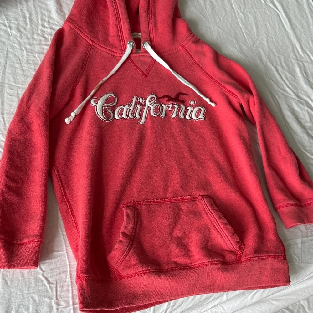 Y2K Hollister Red 'California' Logo Hoodie Sweatshirt - Picture 2 of 9